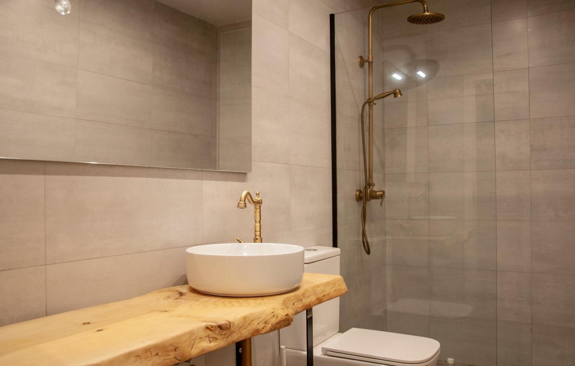 Double Room Private Bathroom